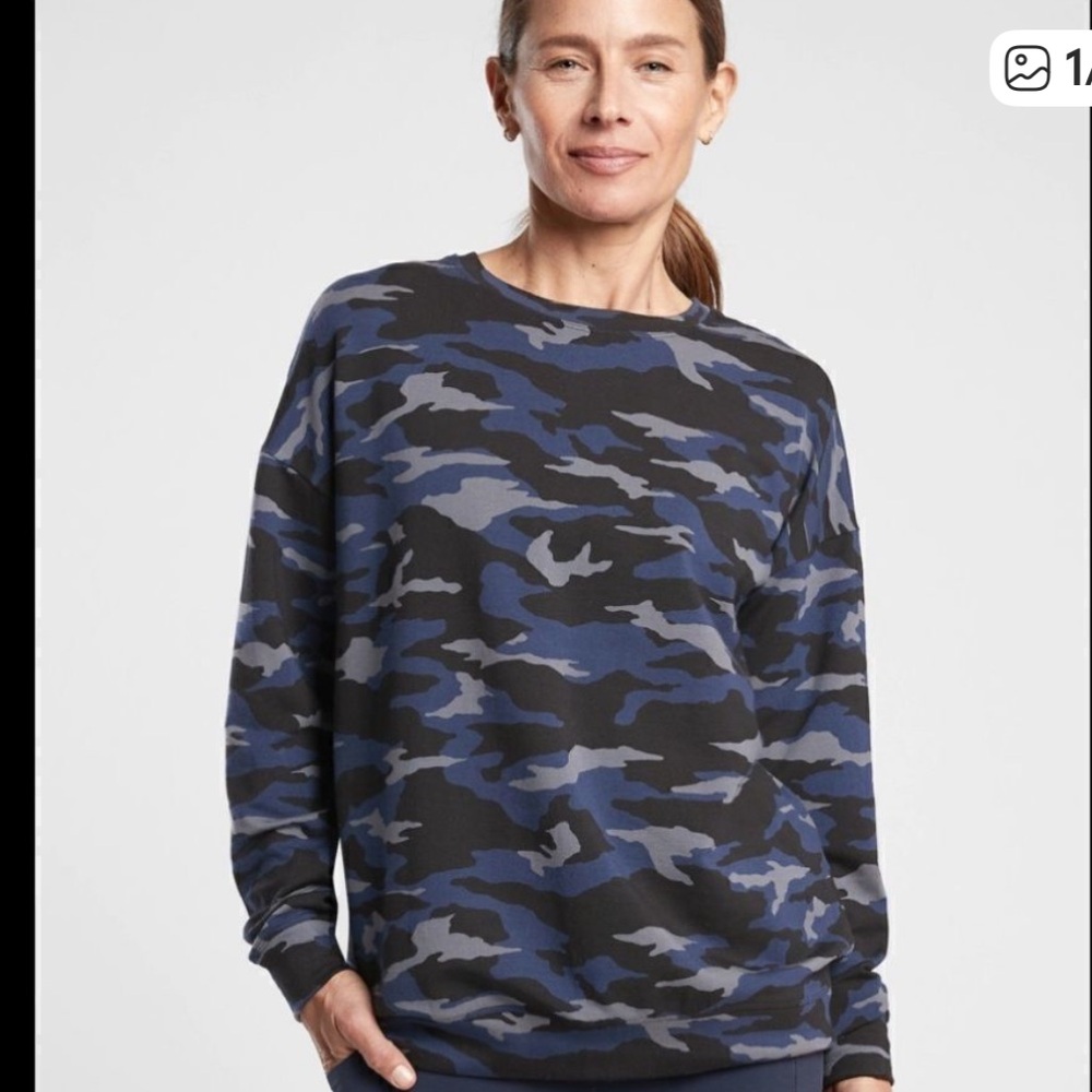 Athleta Navy and Black studio to street sweatshirt
